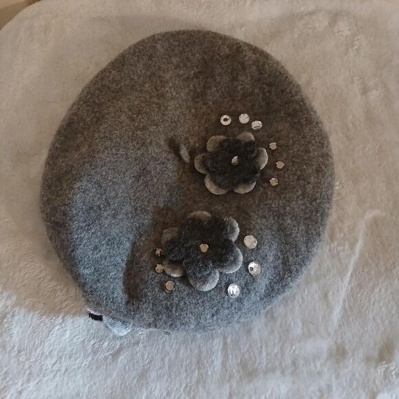 Gelso Bianco 100% wool gray beret flower rhinestone made in Italy Old Money Lux main image 4